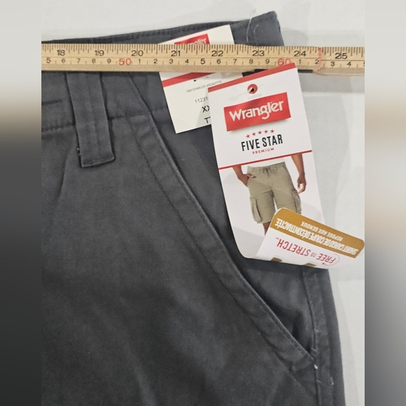 Wrangler Men's XXL Shorts Relaxed Cargo Fit - Picture 7 of 9